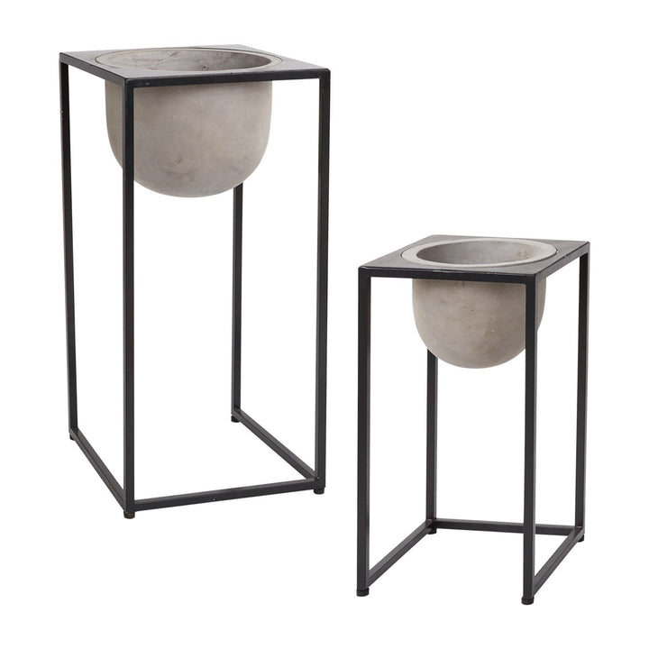 Concrete Planter in Black Iron Stand